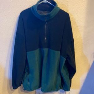 Fleece pull over half zip in woman’s size 2XL in good condition black and green